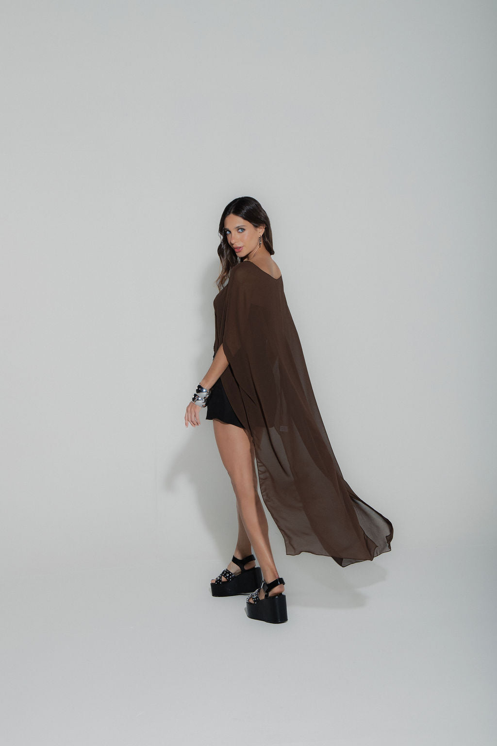 Blusa Capa com Top Avulso Marrom