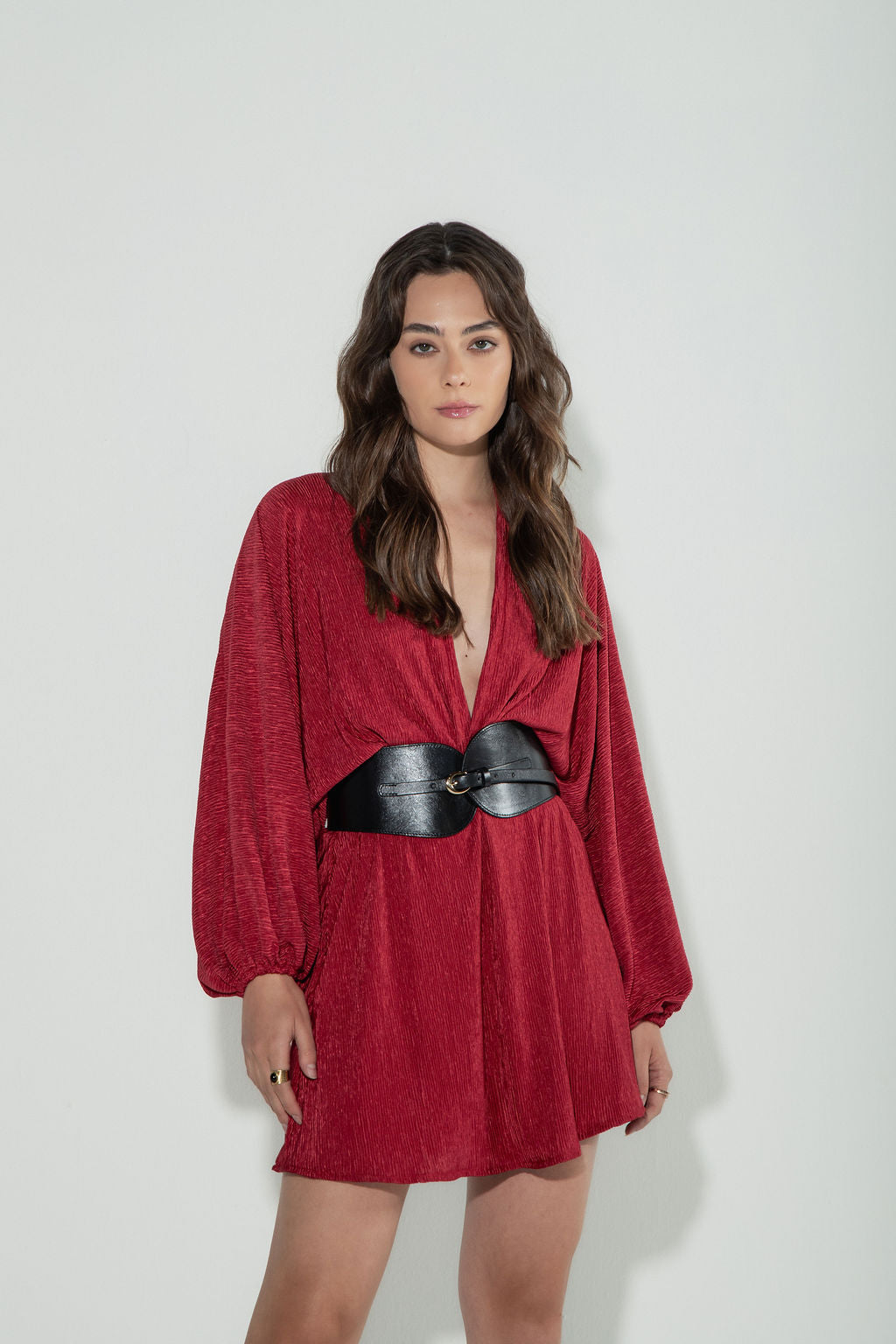 Vestido Curto Plissado Vinho