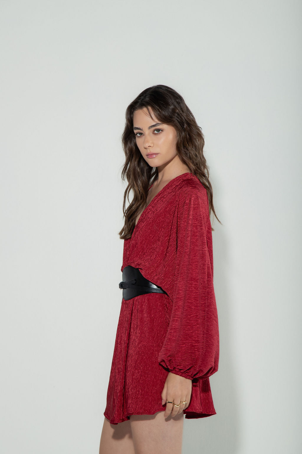 Vestido Curto Plissado Vinho