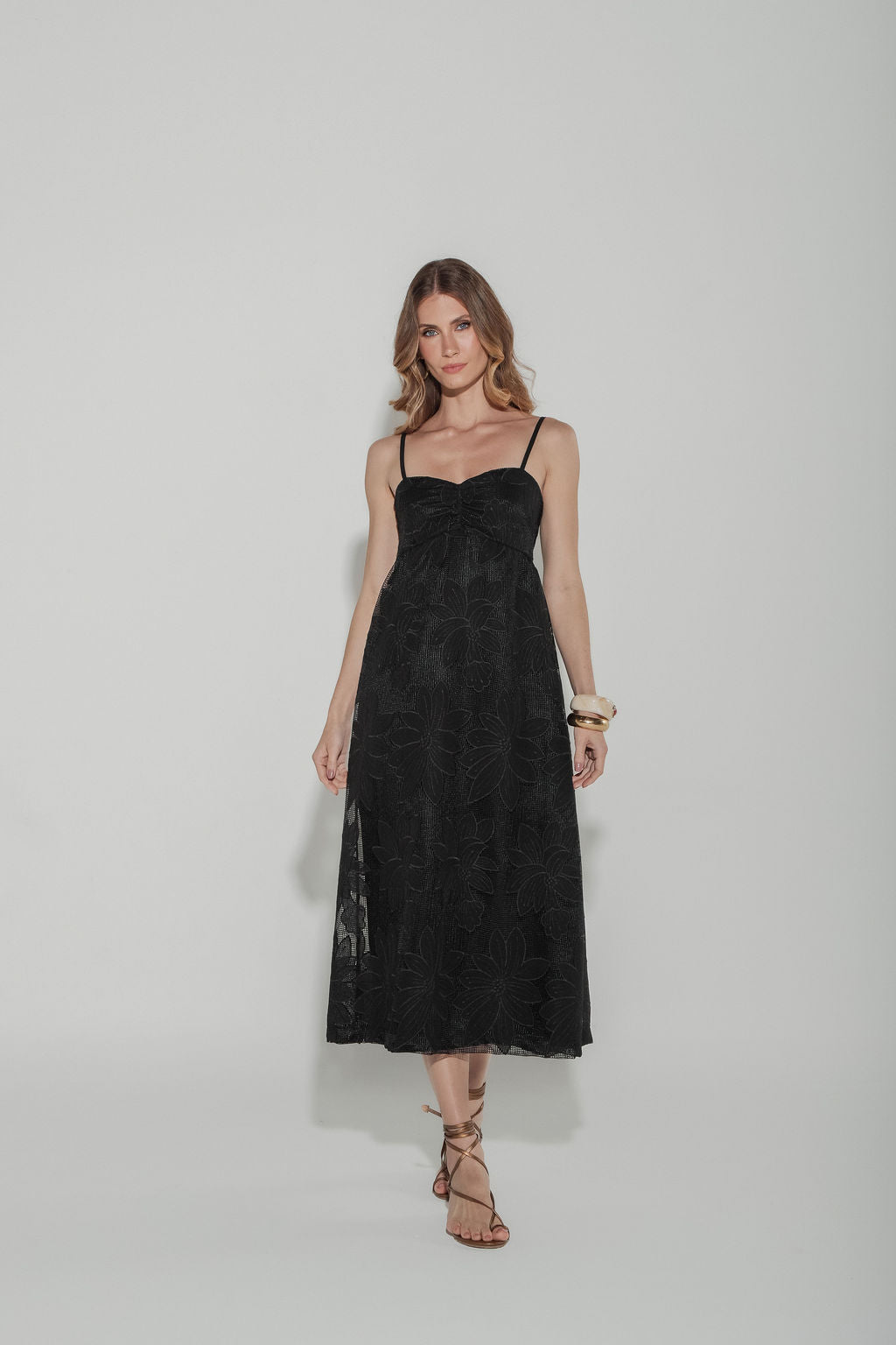 Vestido Mídi Tela Bordada Preto