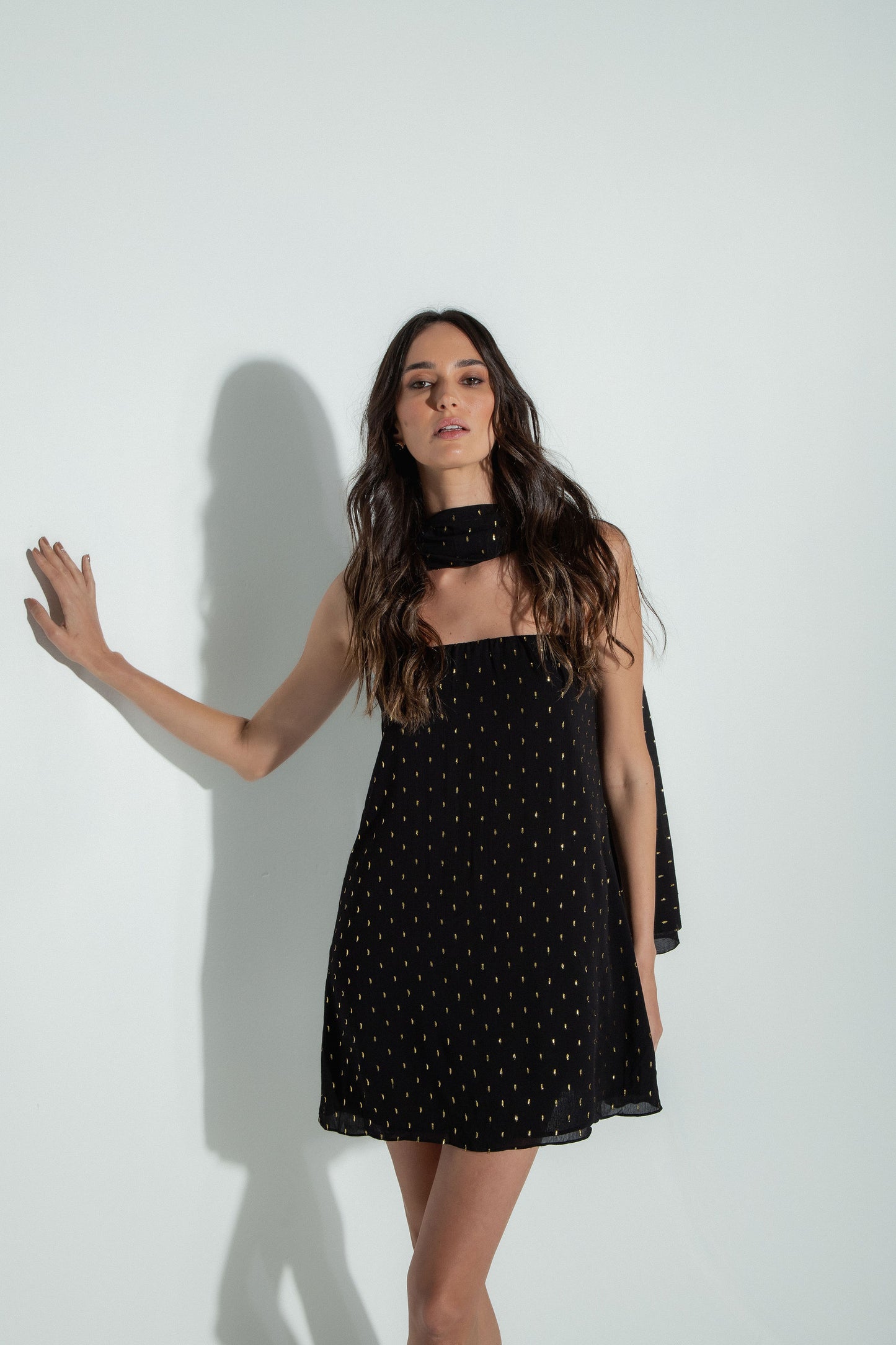 Vestido Tomara que Caia Curto Brilho Preto