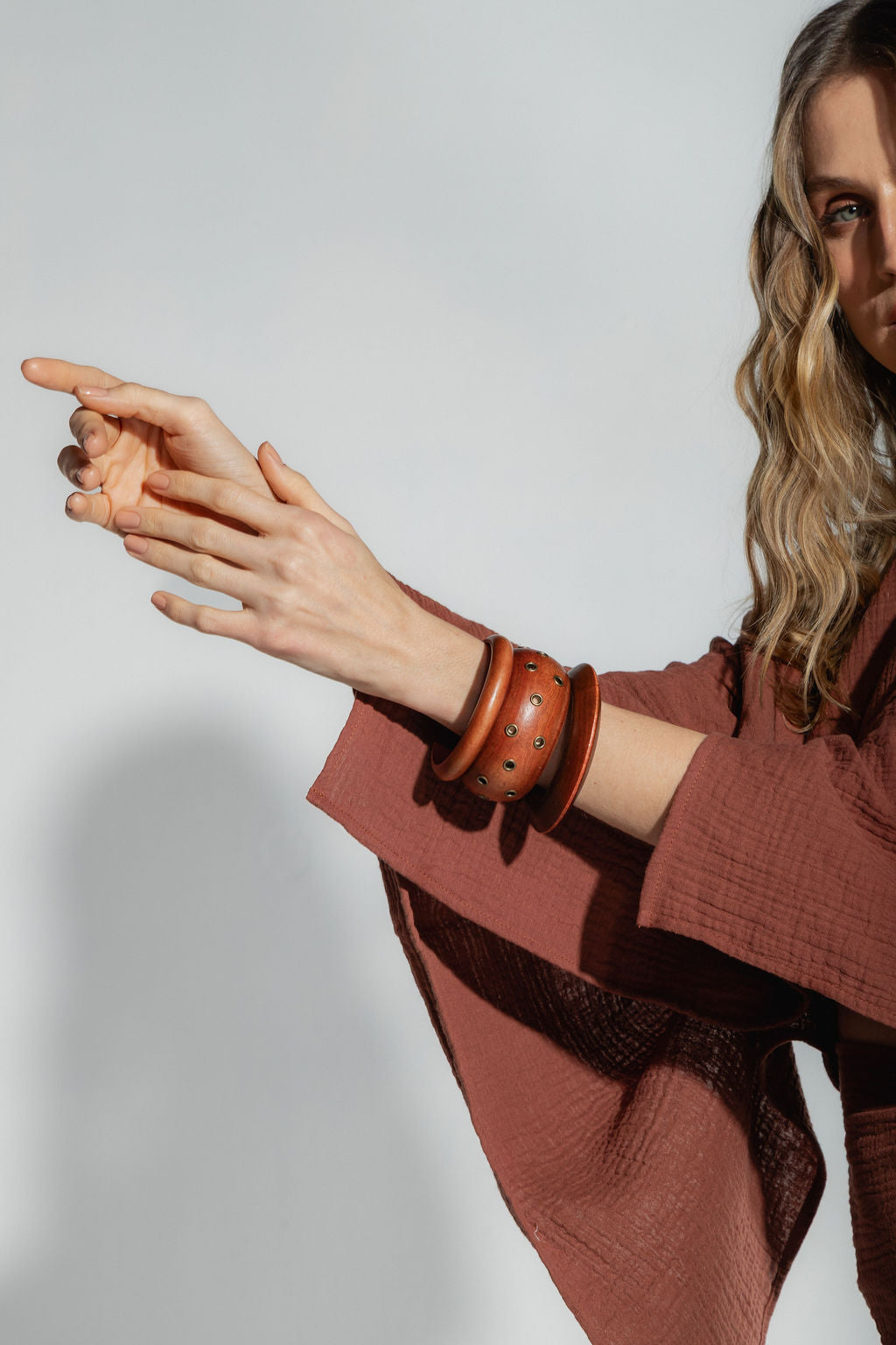 Conjunto Braceletes Madeira Cru