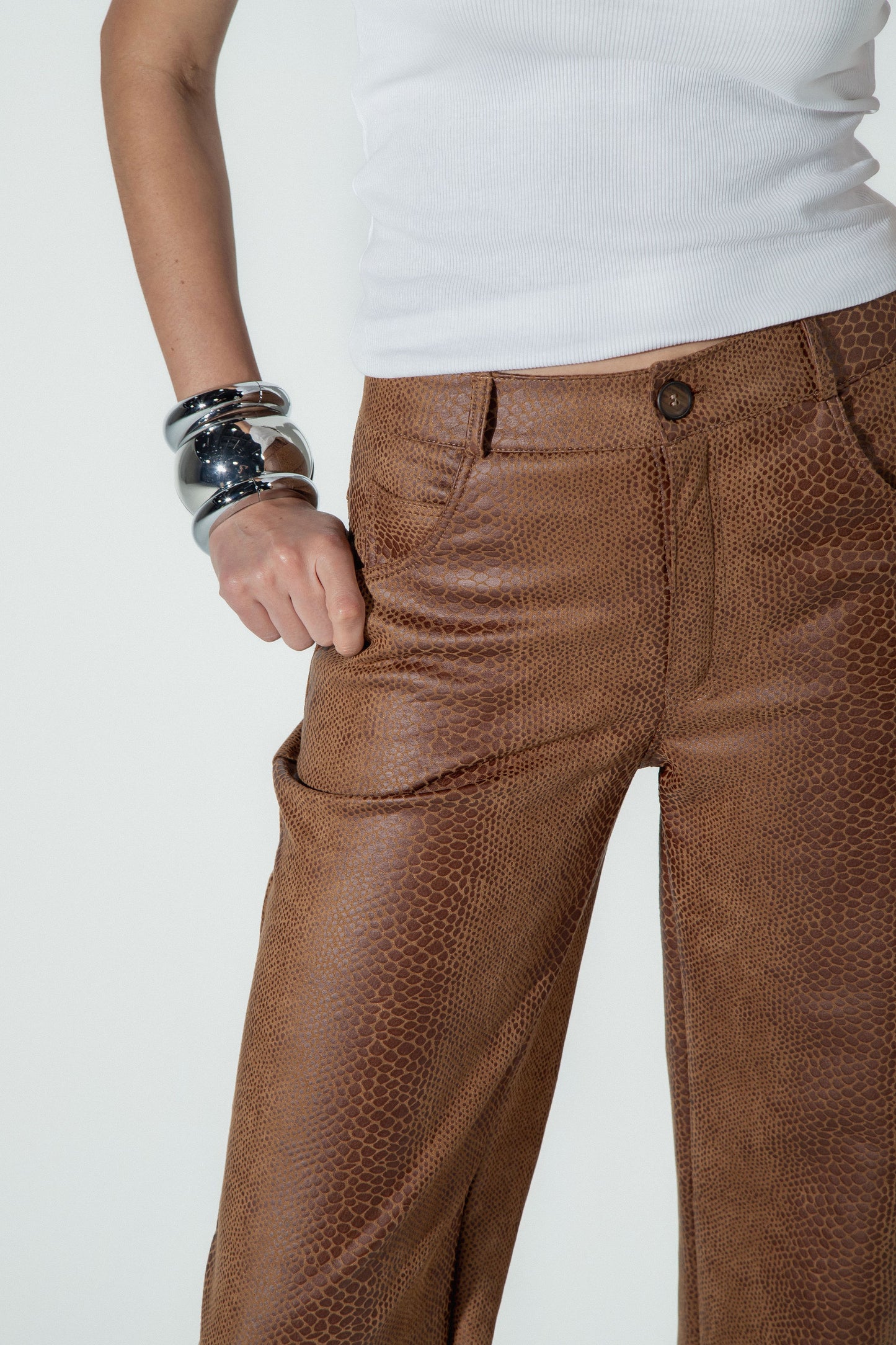 Calça Reta Croco Marrom
