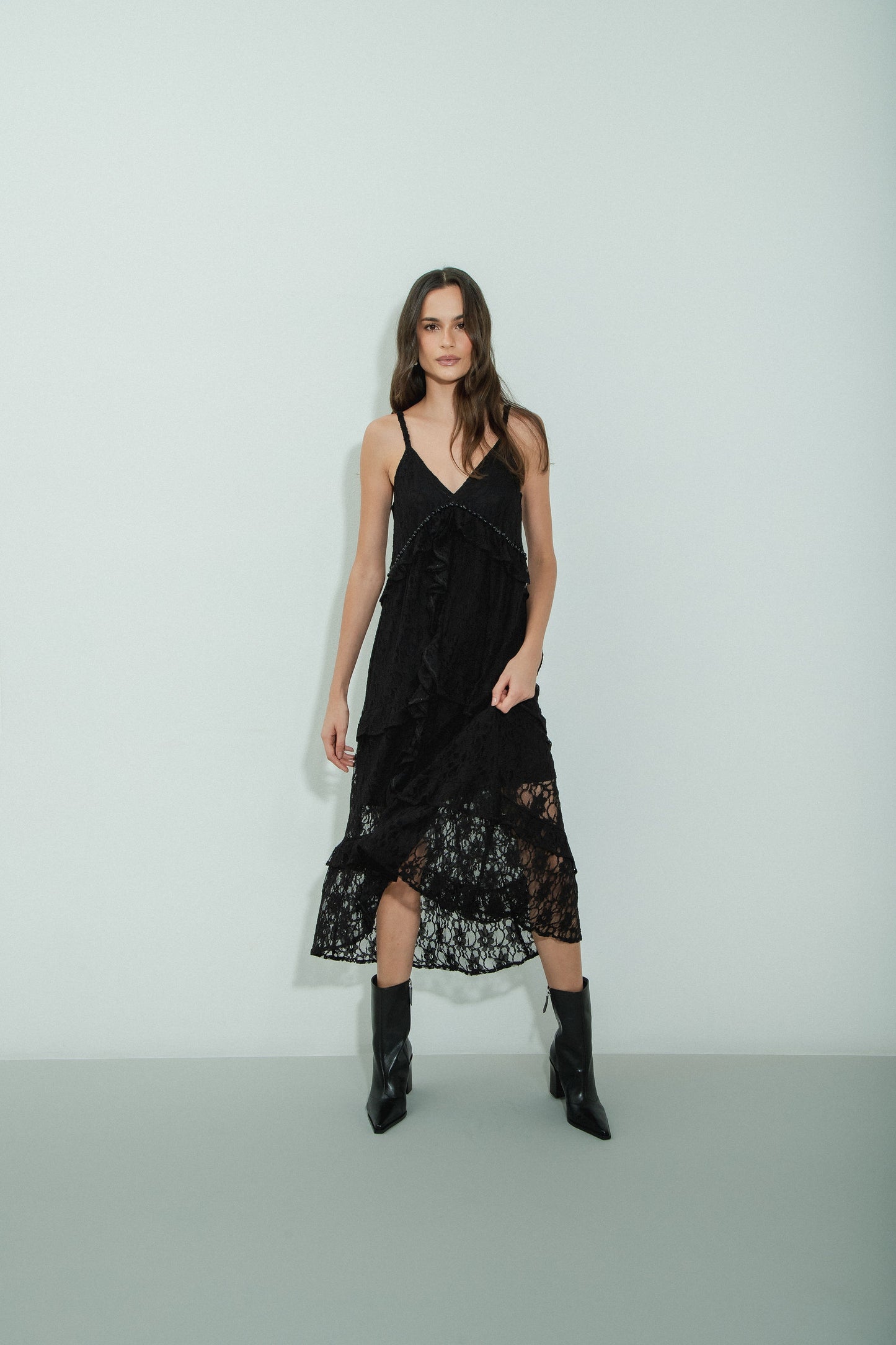 Vestido Mídi Renda Preta