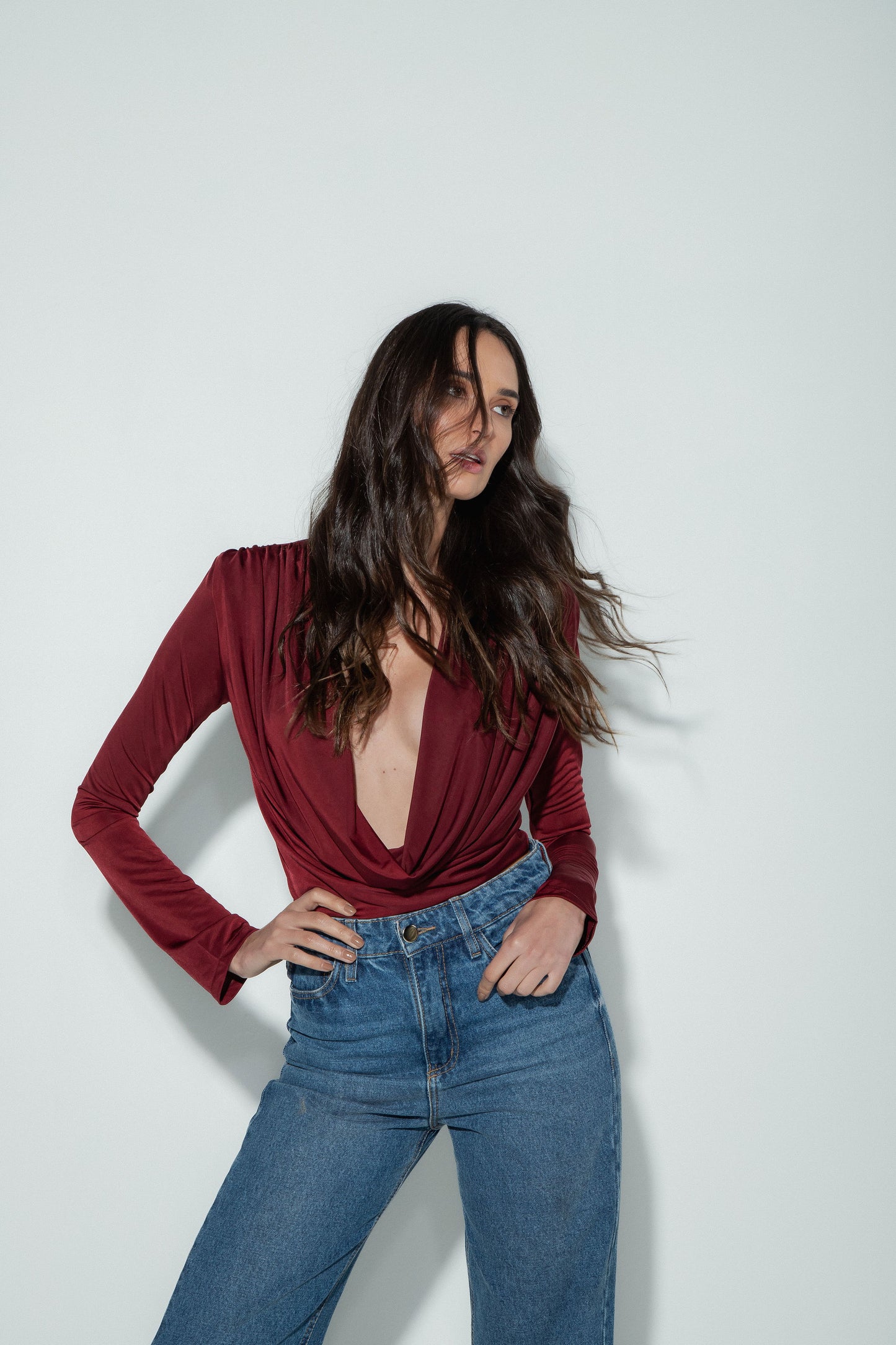 Blusa Jersey Manga Longa Ombreira Vinho