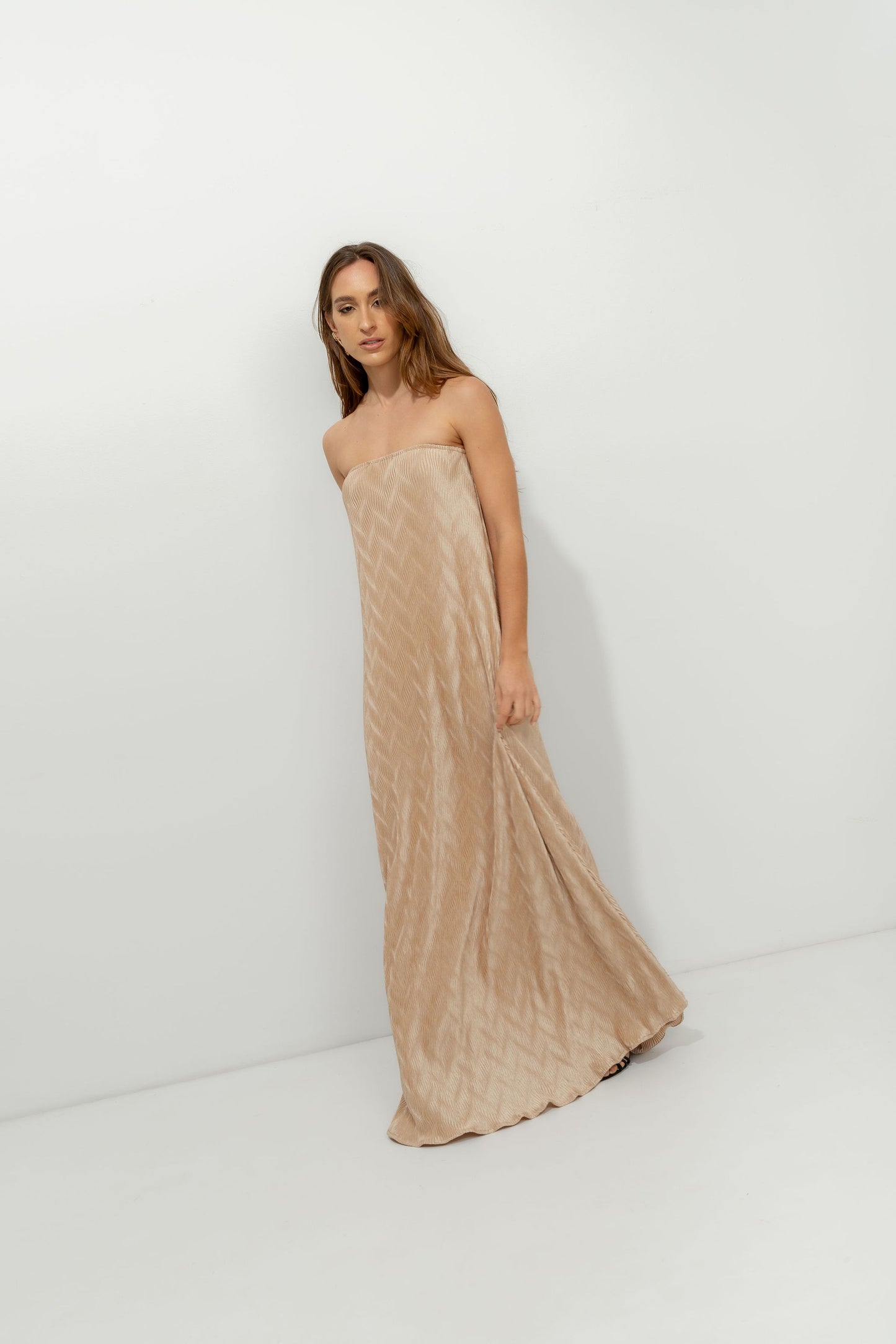 Vestido Longo Plissado Dourado