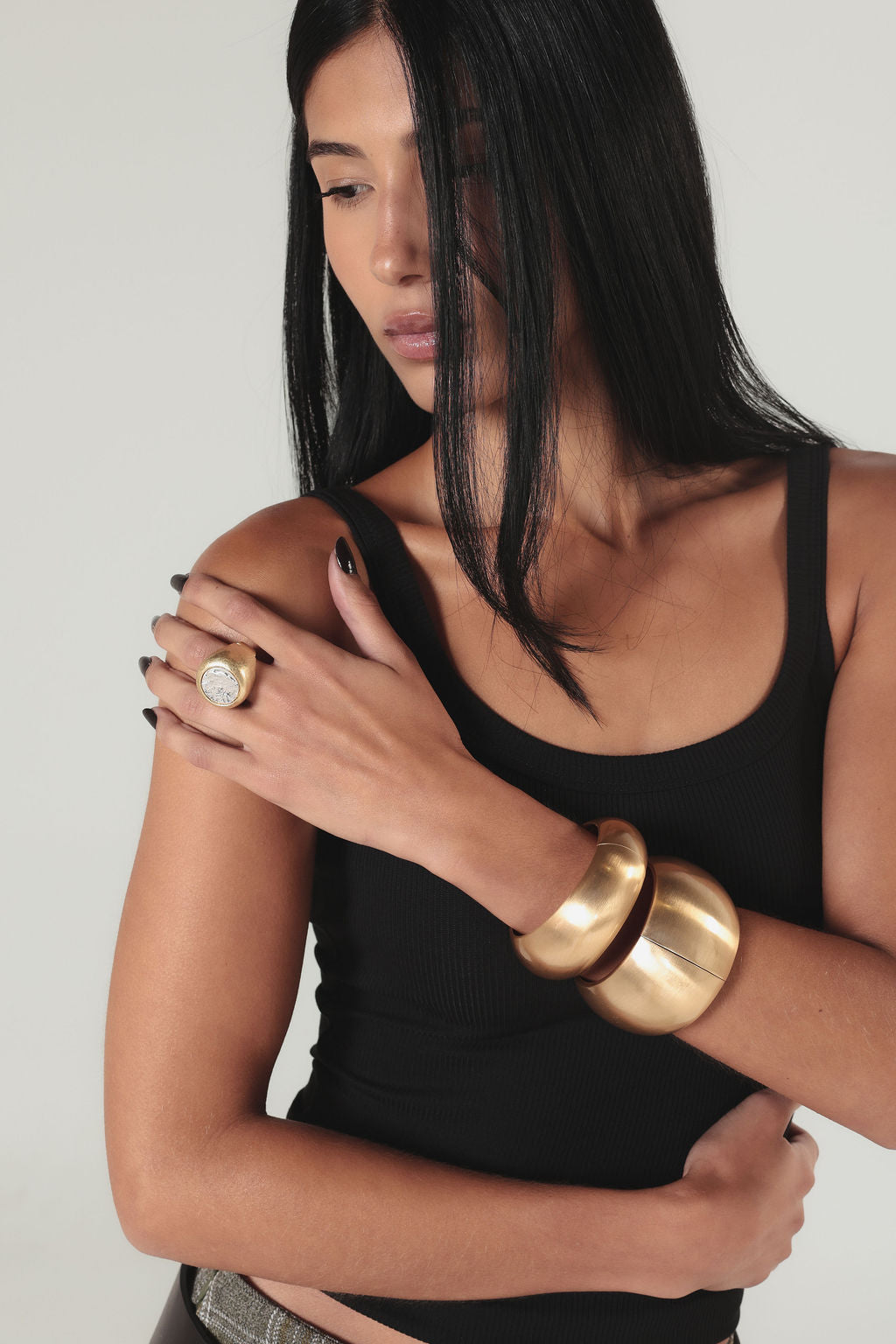 Bracelete Grande Escovado Dourado