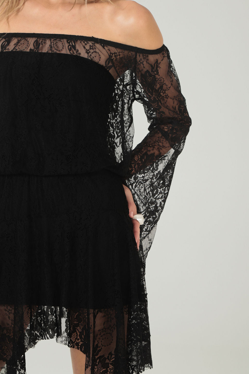 Vestido Ombro a Ombro Renda Preto