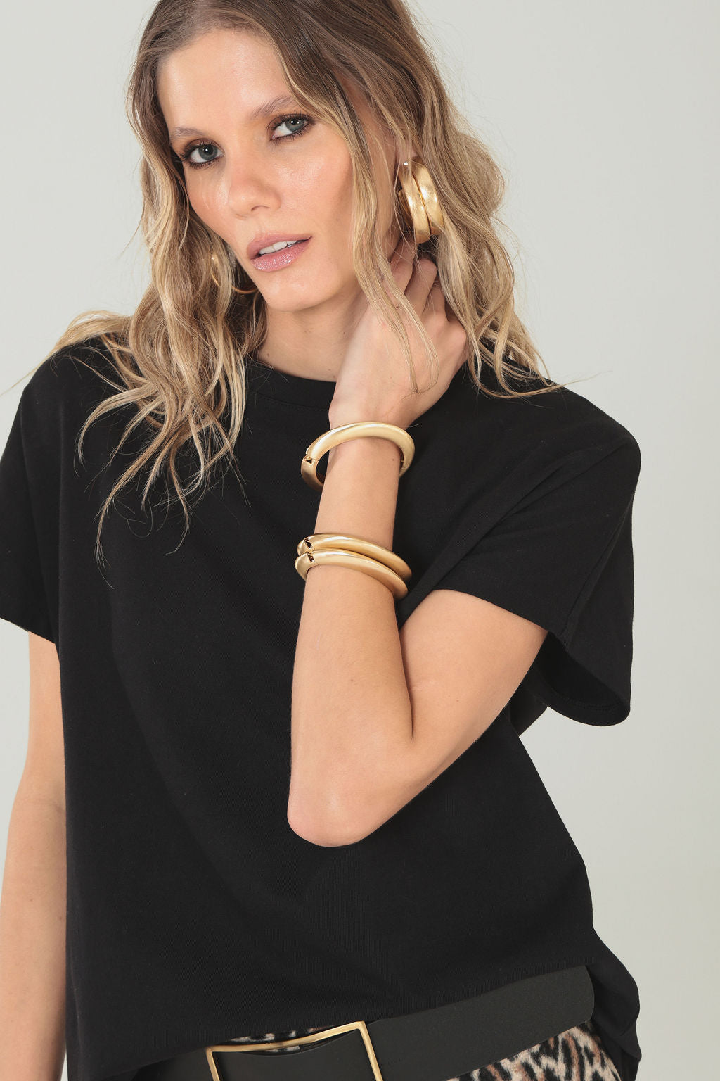 Bracelete Fino Escovado Dourado