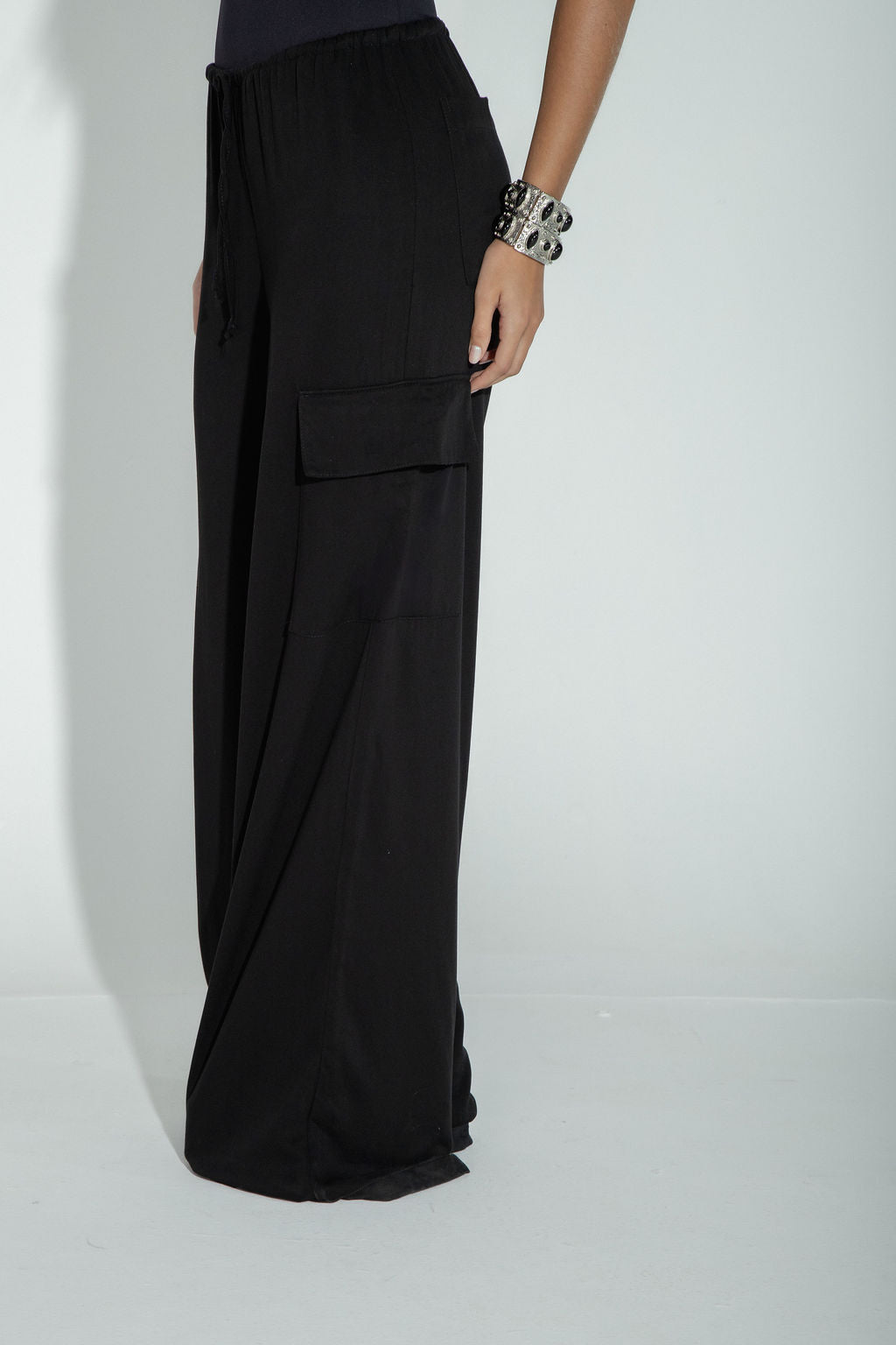 Calça Pantalona Cargo Preta