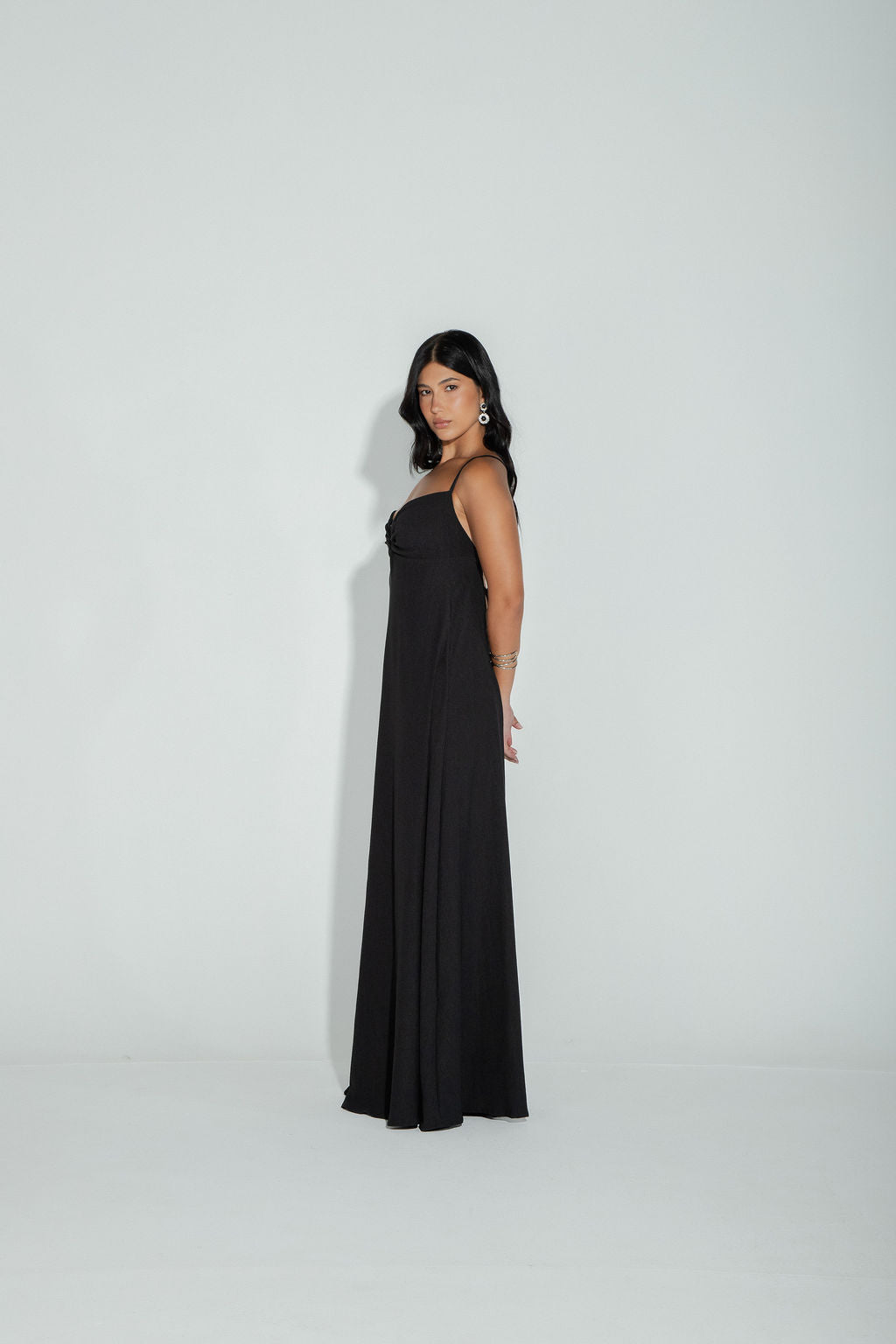 Vestido Longo Decote Metal Preto