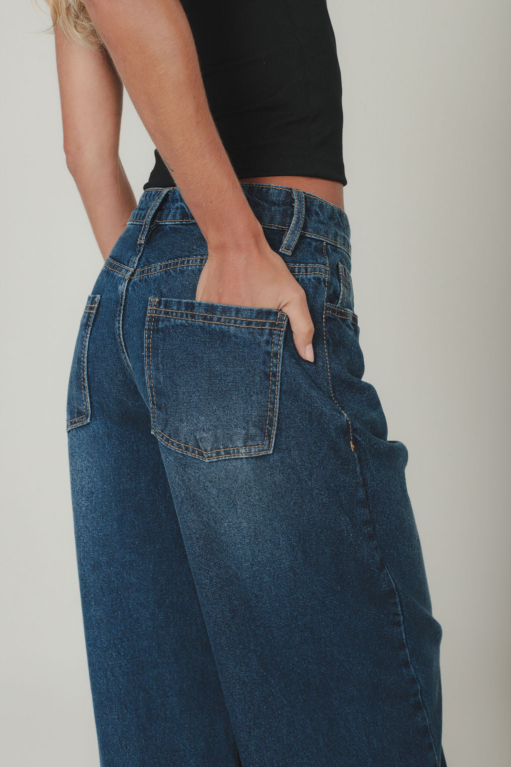 Calça Jeans Pantalona Costura Deslocada Azul