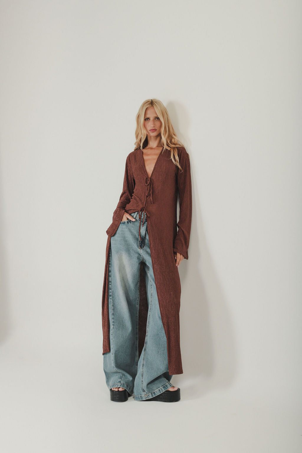 Kimono Longo Plissado Marrom