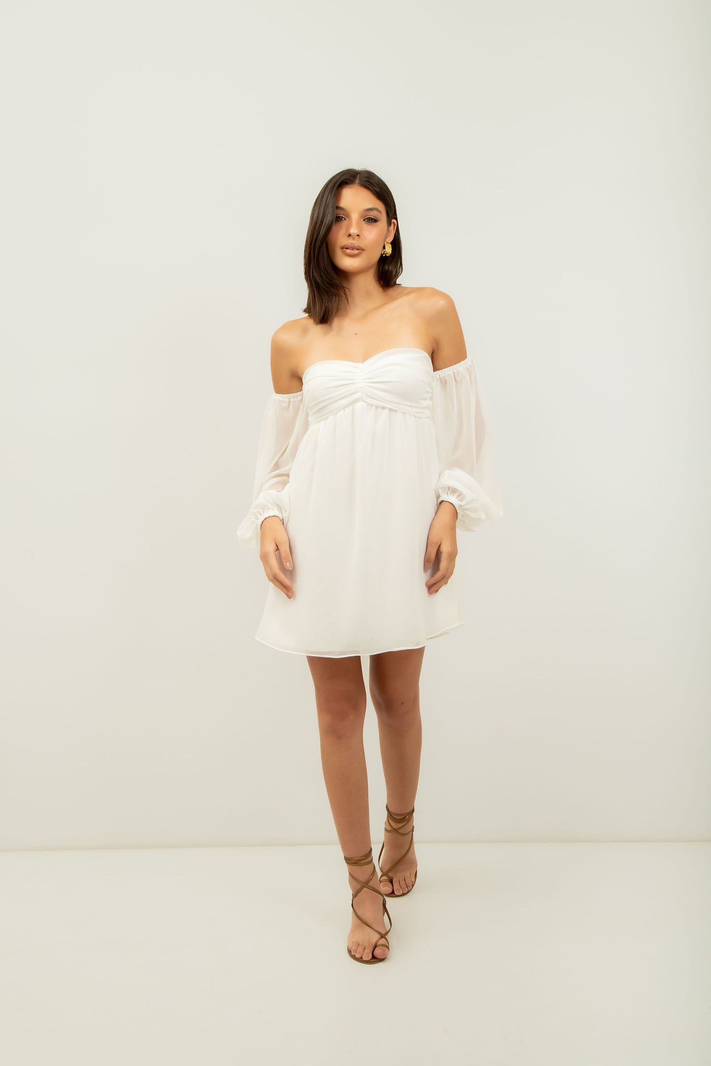 Vestido Curto Manga Bufante Off White