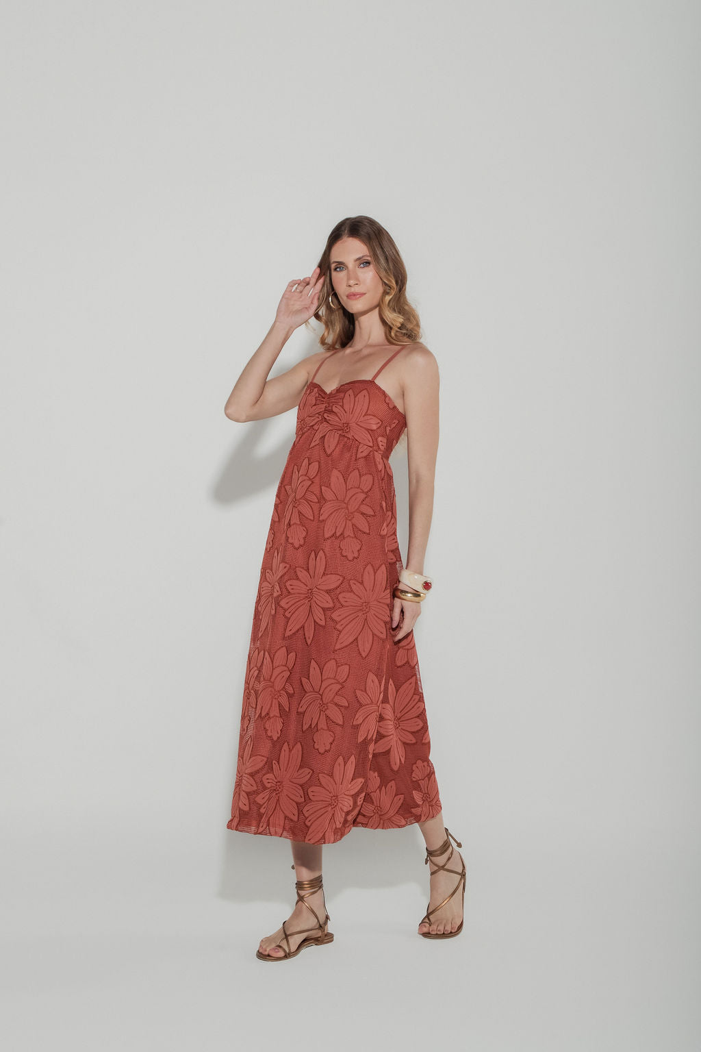 Vestido Mídi Tela Bordada Terracota