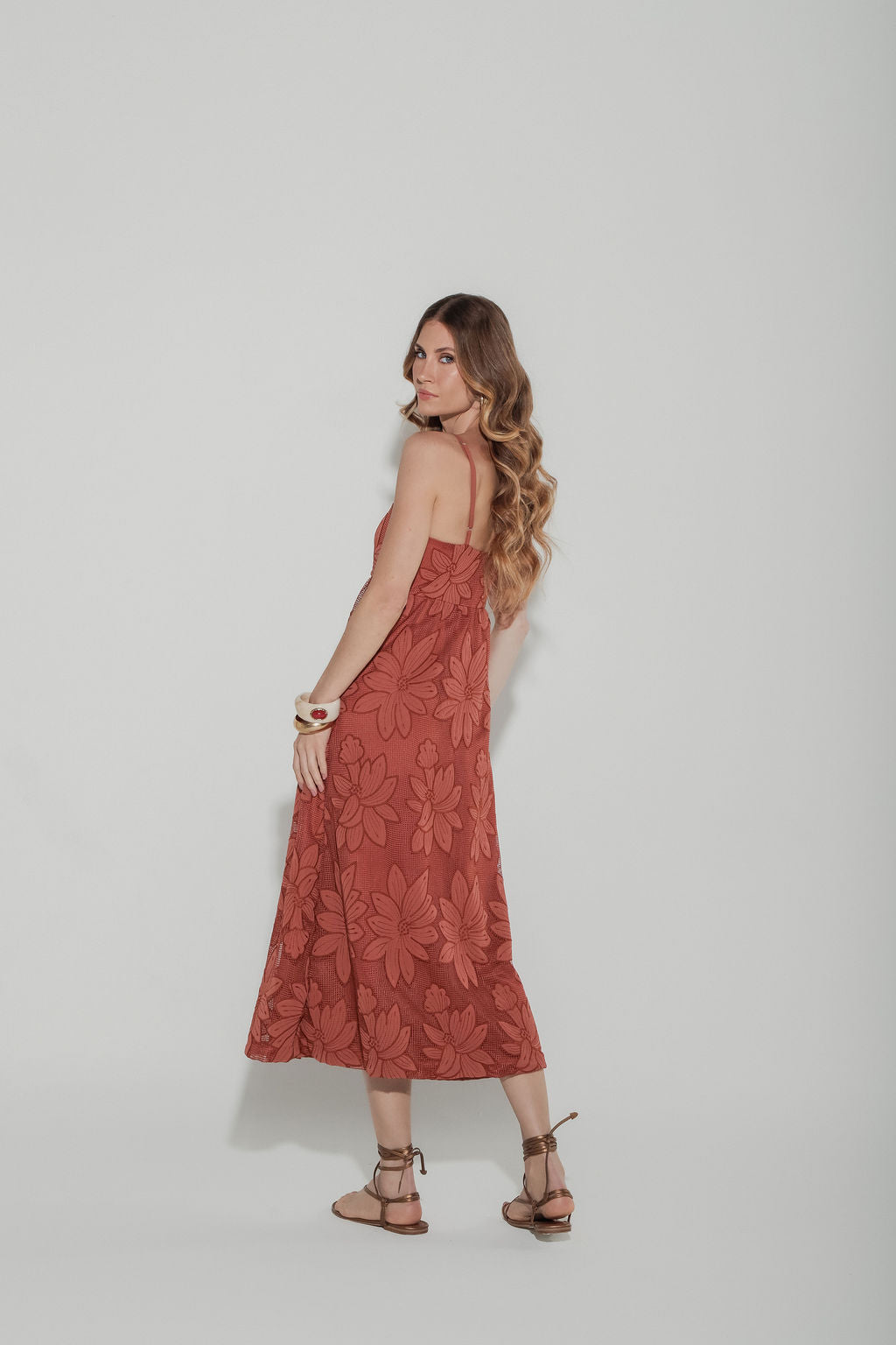 Vestido Mídi Tela Bordada Terracota