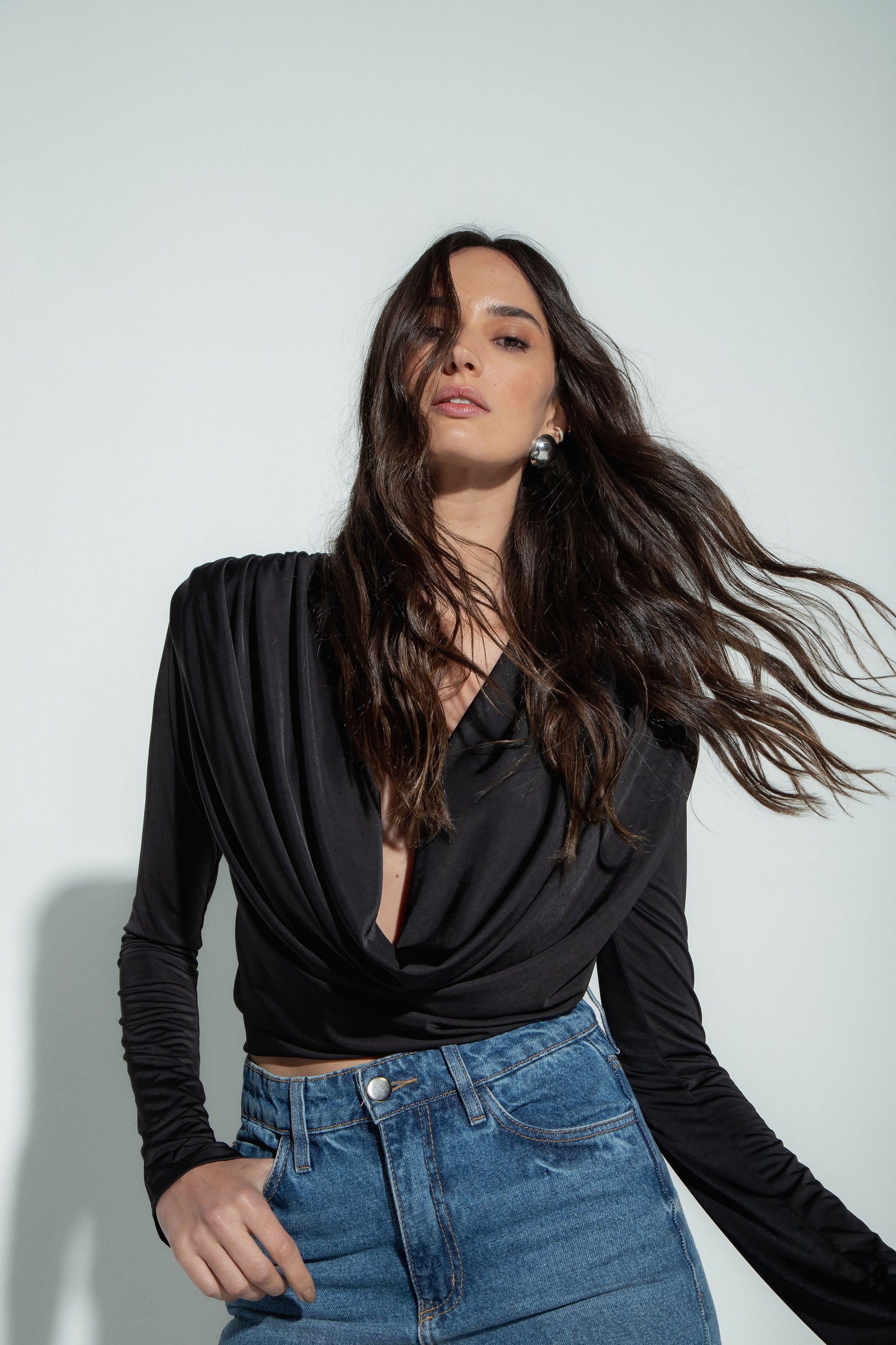 Blusa Jersey Manga Longa Ombreira Preta