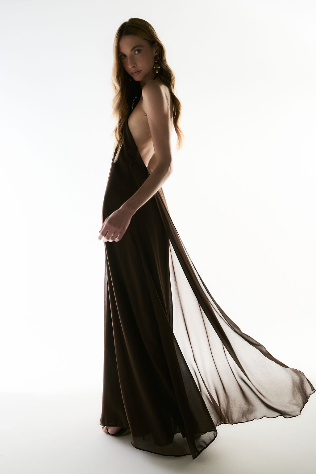 Vestido Longo Frente Única Metal Marrom