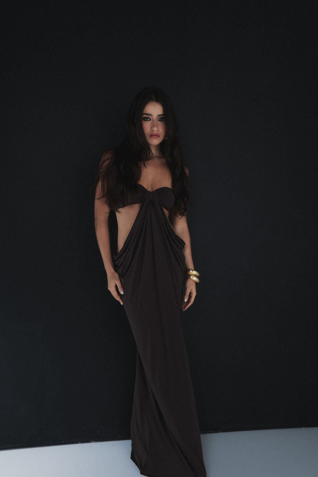 Vestido Longo Cut Out Drapeado Marrom