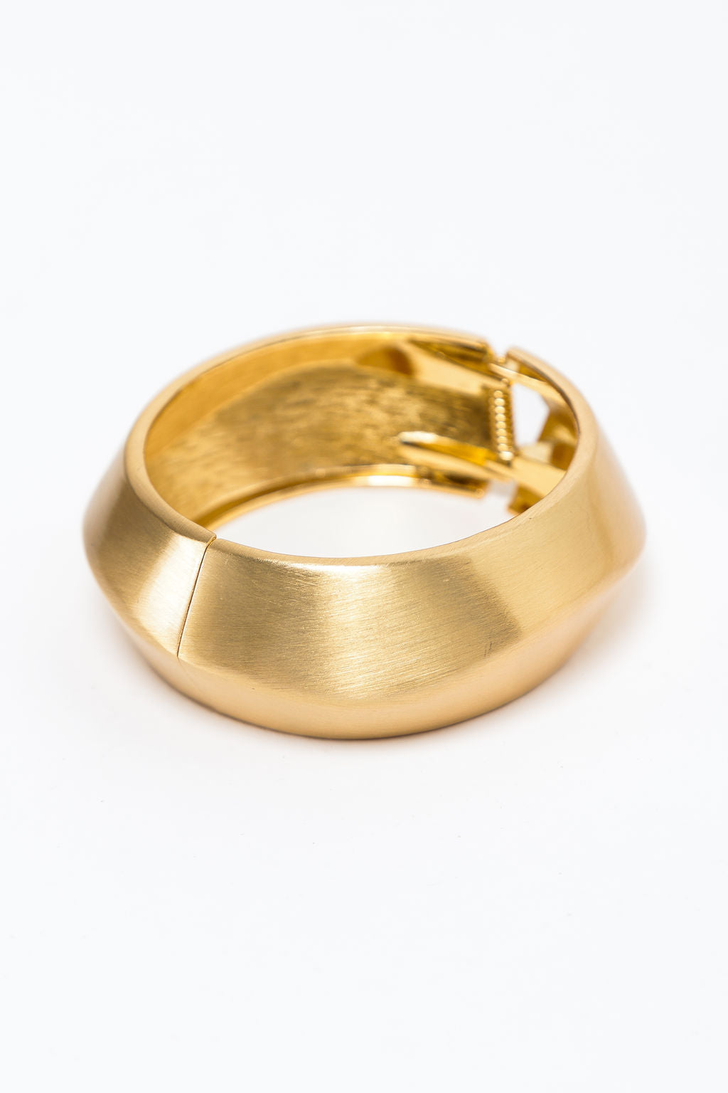 Bracelete Octa Escovado Dourado