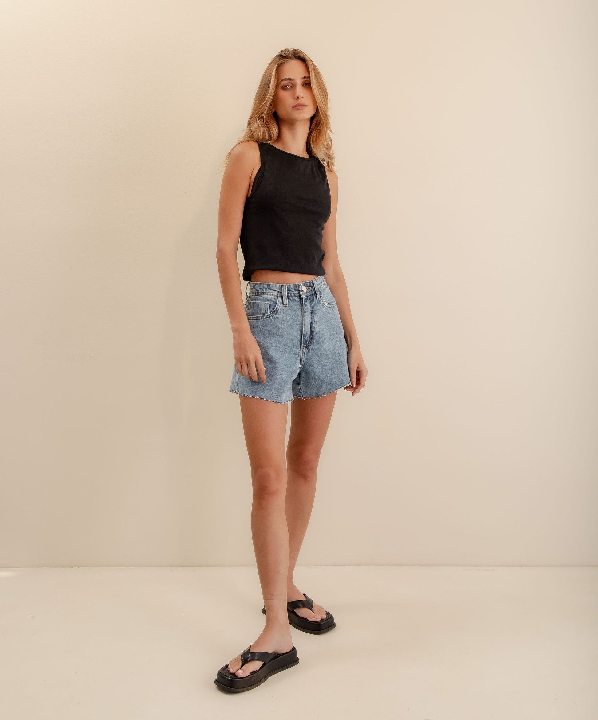 Short Jeans Mom (2)